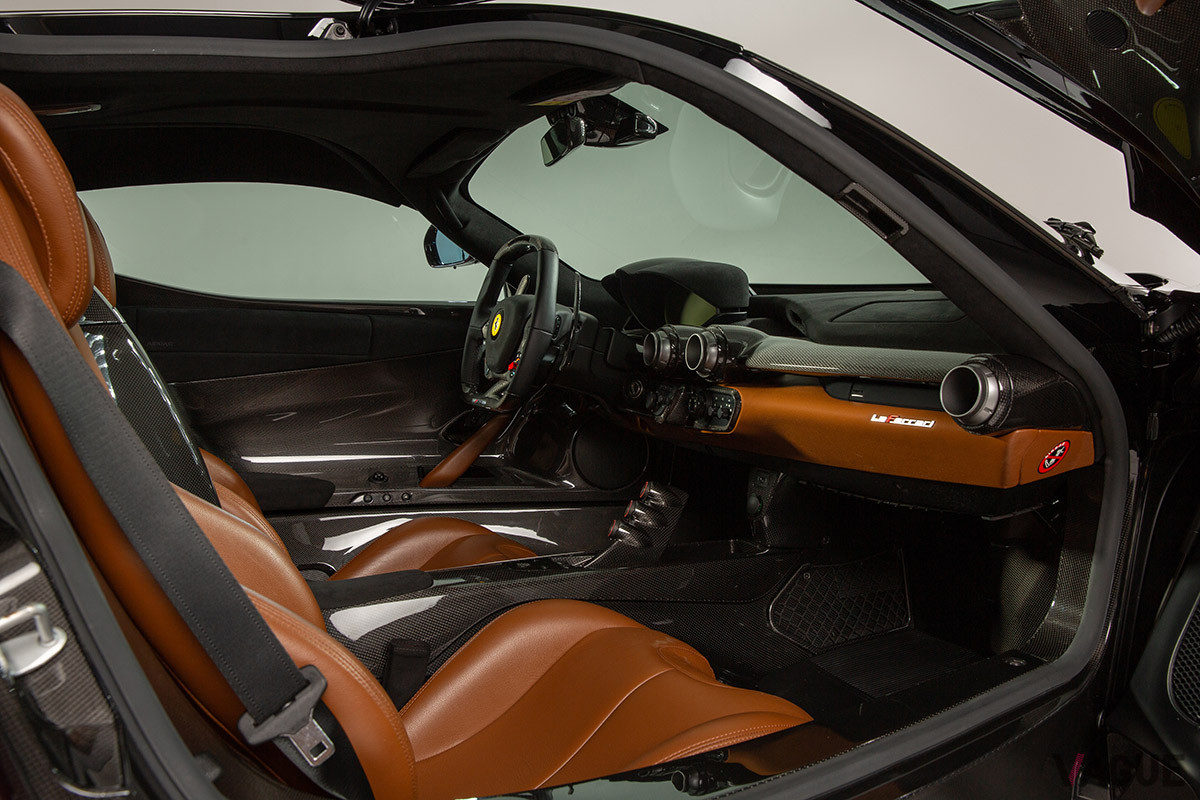 214万2500ポンド（約3億2800万円）で落札された「ラ フェラーリ」（C）2021 Courtesy of RM Sotheby's