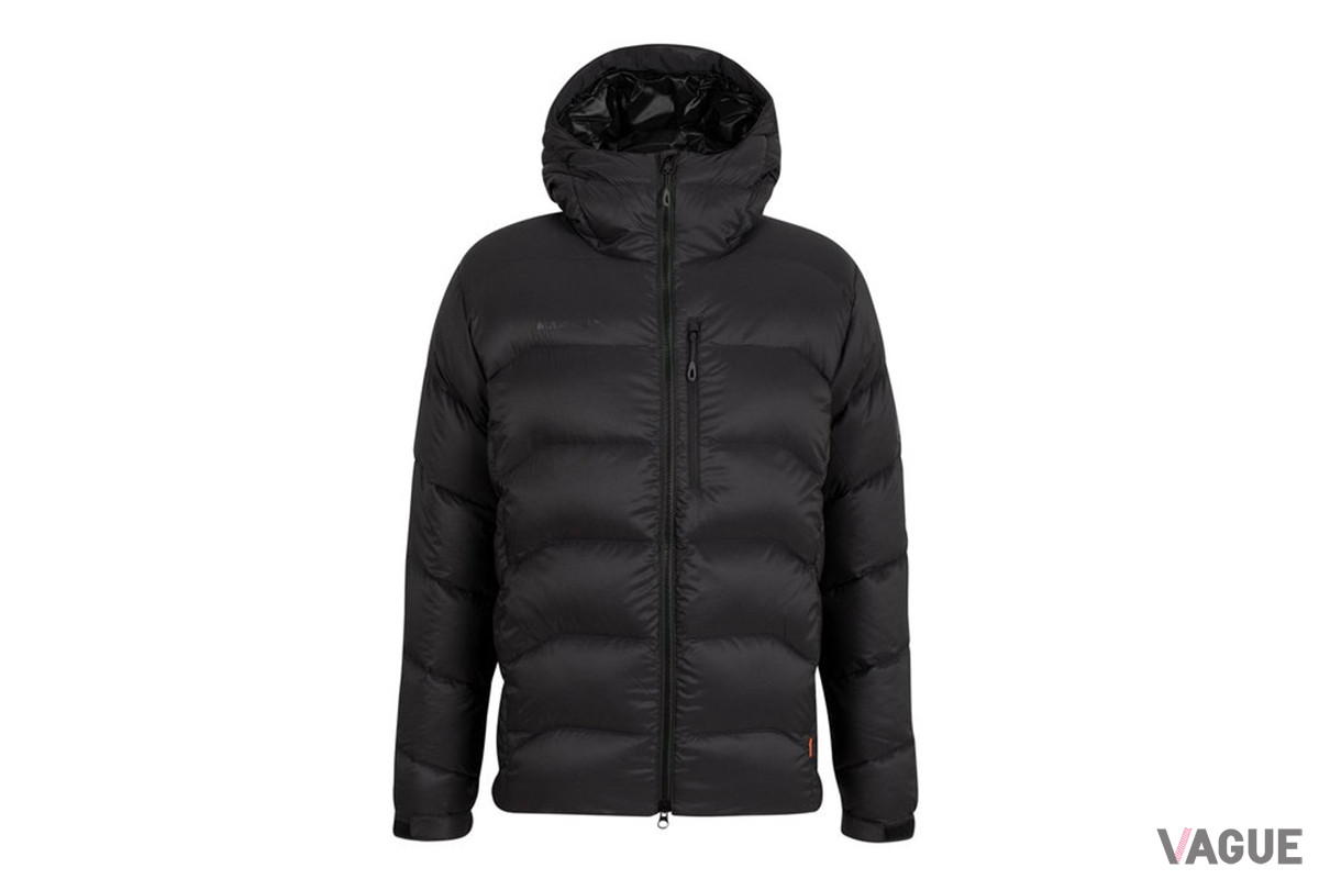 「Xeron IN Hooded Jacket AF」のカラー「black」。サイズはXS／S／M／L／XL／3XLの6展開