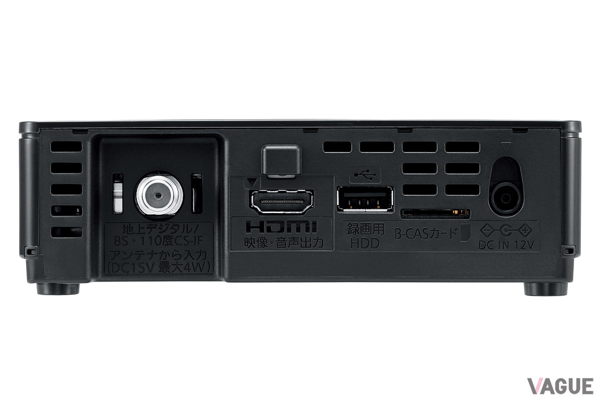 チューナー部の背面には、アンテナ線やHDMIの端子に加え、別売のUSBハードディスクを接続できるUSB端子も用意する