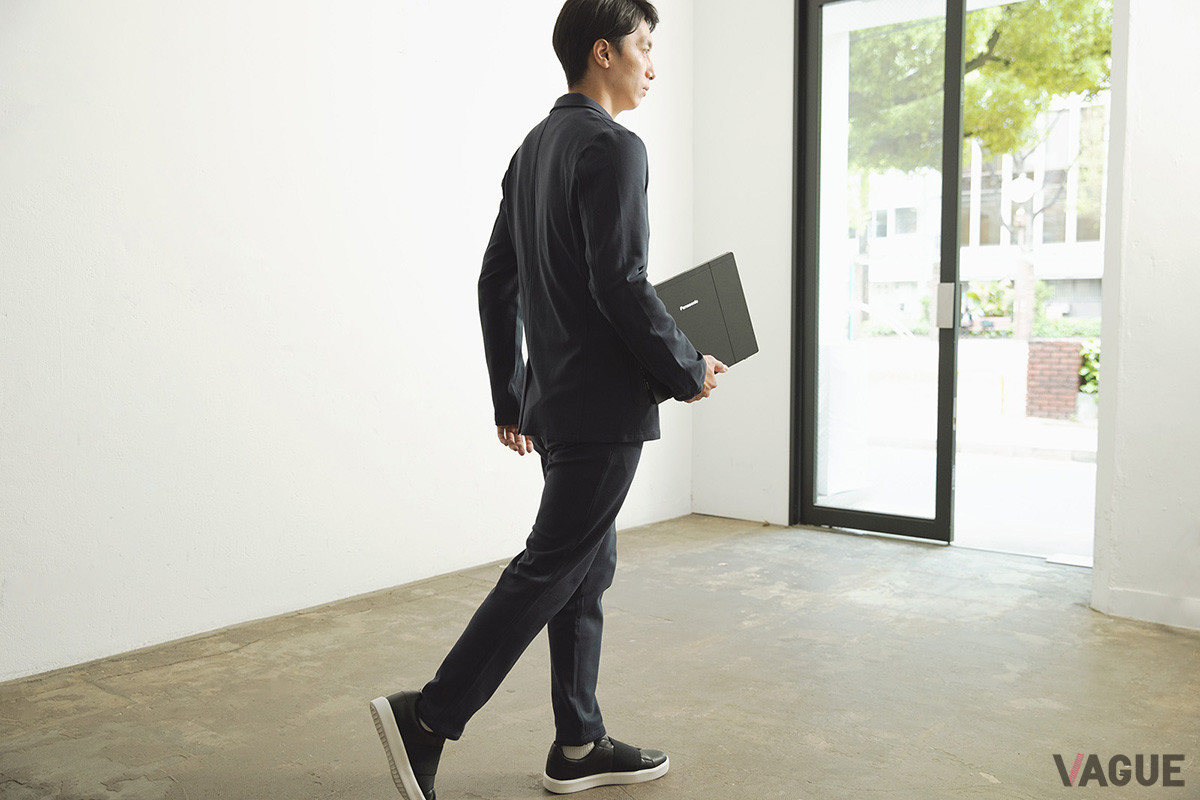 最新モデルも「Let’s note」ならではのタフ設計により、携行することの多いテレワーク環境下でも落下等に起因するトラブルから守ってくれる