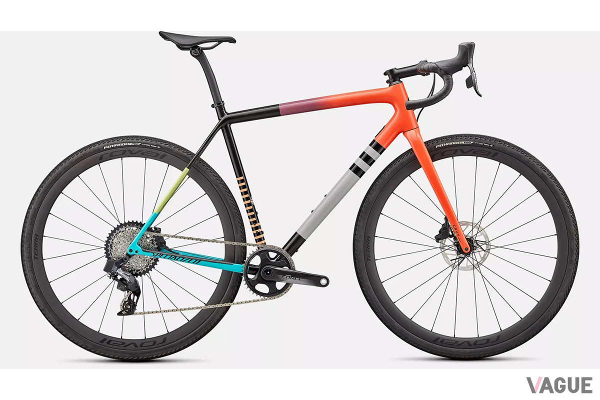 4サイズが設定される「CRUX PRO」。油圧ディスクブレーキや軽くて丈夫な“Roval Terra CL Discホイール”などを装備する