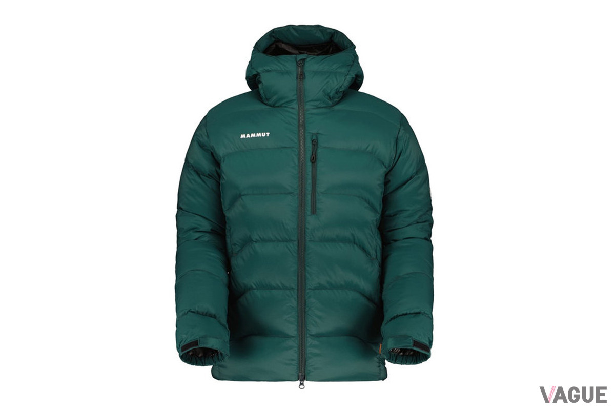 「Xeron IN Hooded Jacket AF」のカラー「dark teal」。サイズはXS／S／M／L／XL／3XLの6展開