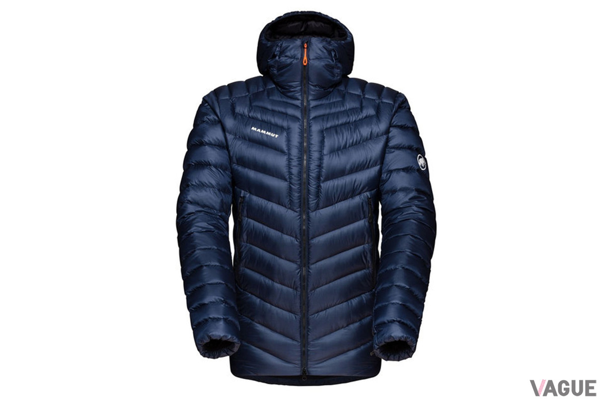 「Broad Peak IN Hooded Jacket Men」のカラー「marine」。サイズはS／M／Lの3展開