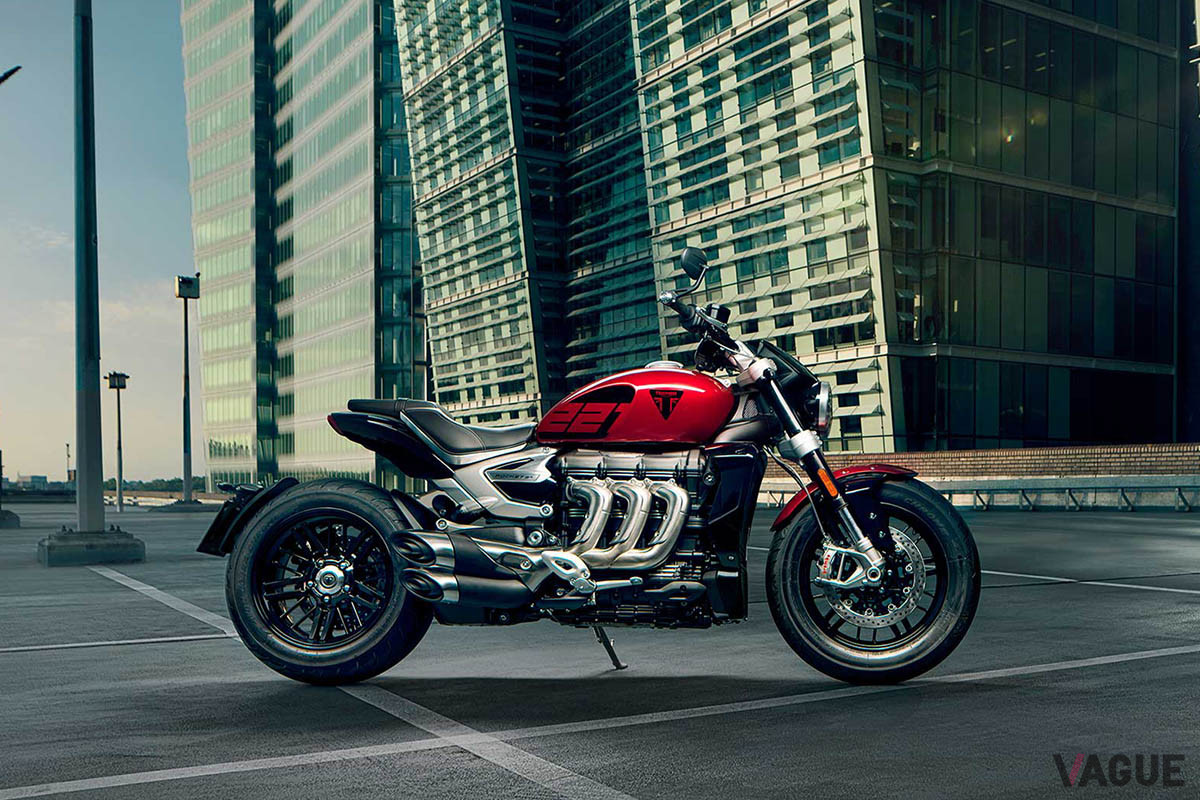 トライアンフ 新型「Rocket 3 R 221 Edition」のサイド