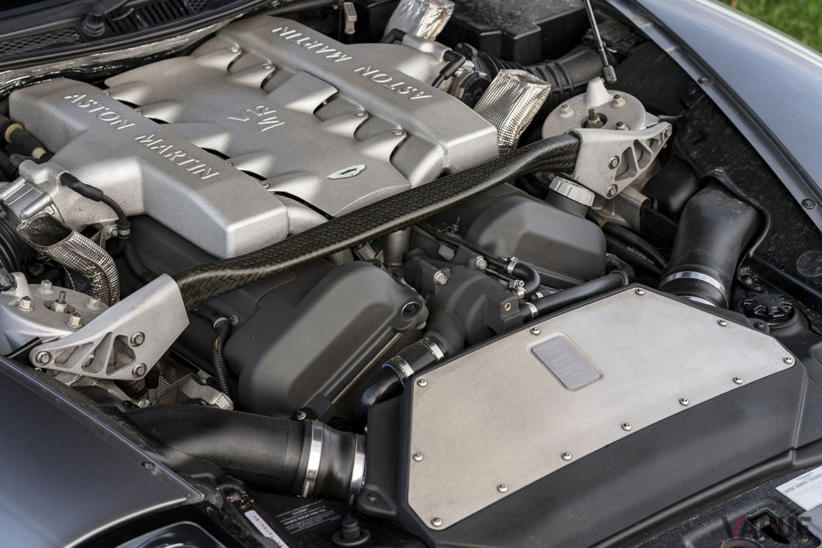 総軽合金製４カムシャフト48バルブV12エンジン