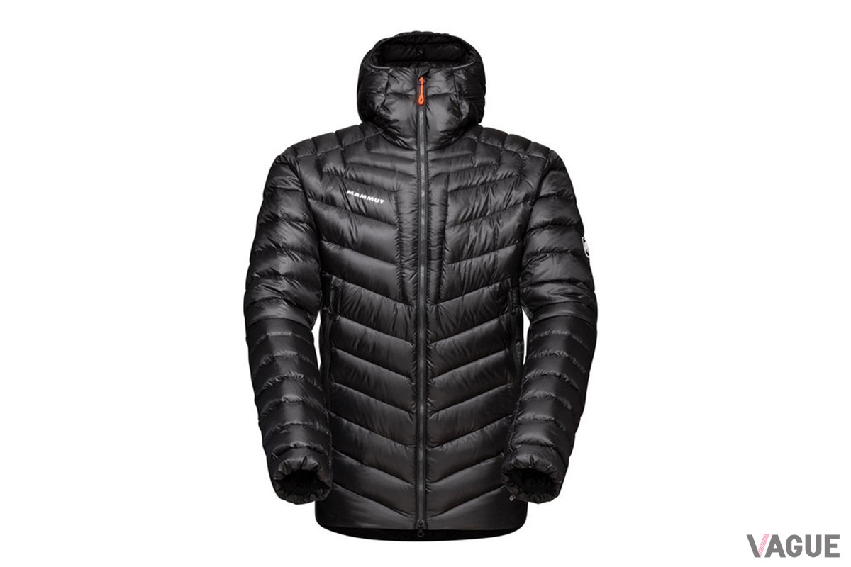 「Broad Peak IN Hooded Jacket Men」のカラー「black-white」。サイズはS／M／Lの3展開