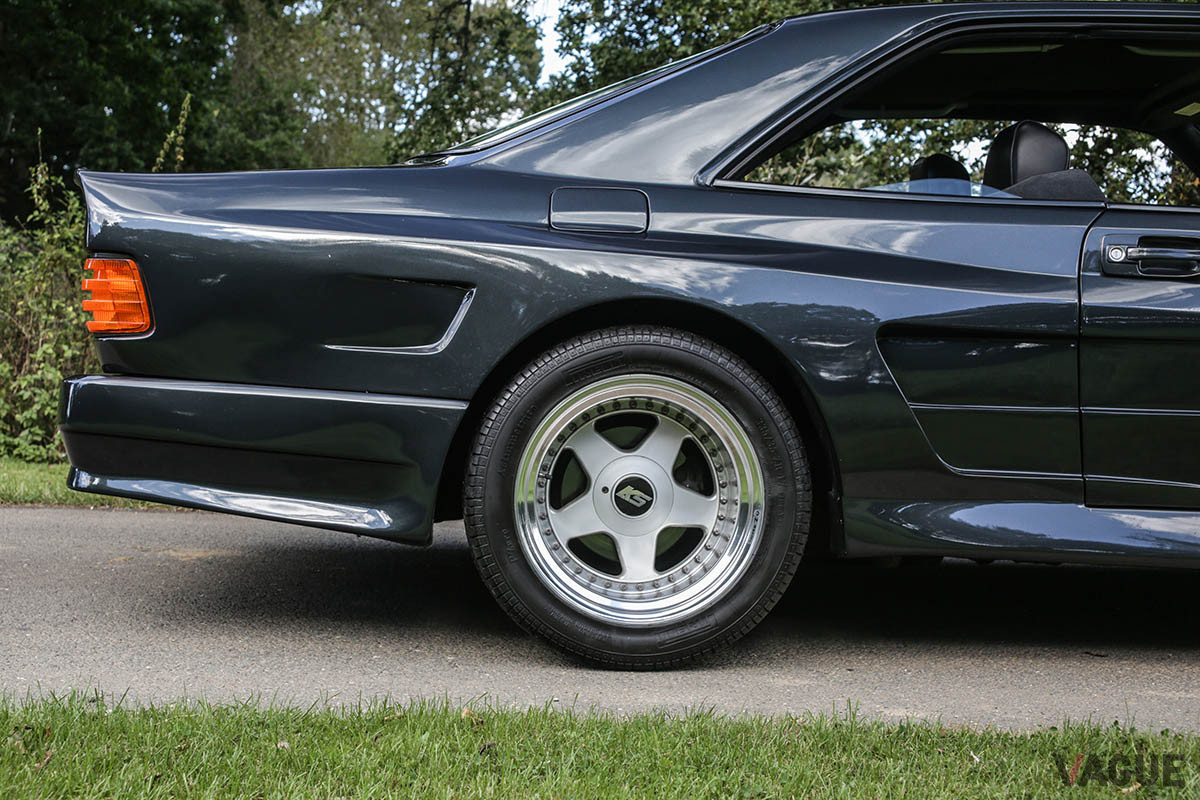 12万5000ポンド（邦貨換算約1900万円）で継続販売中の1990年式メルセデス・ベンツ「560SECケーニッヒ・スペシャルズ」（C）2021 Courtesy of RM Sotheby's