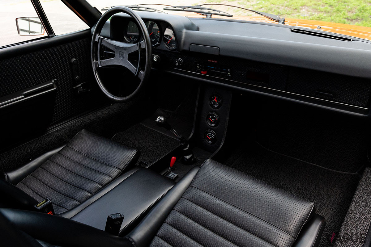 6万6000ドルで落札された1975年製ポルシェ「914 2.0」（C）2021 Courtesy of RM Sotheby's