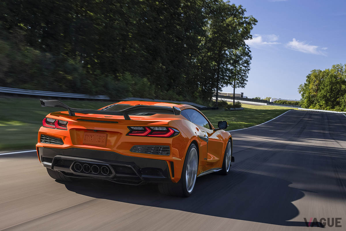 「Z07パフォーマンスパッケージ」を装着すると、約300km／hで734ポンド（約333kg）のダウンフォースを得ることができる