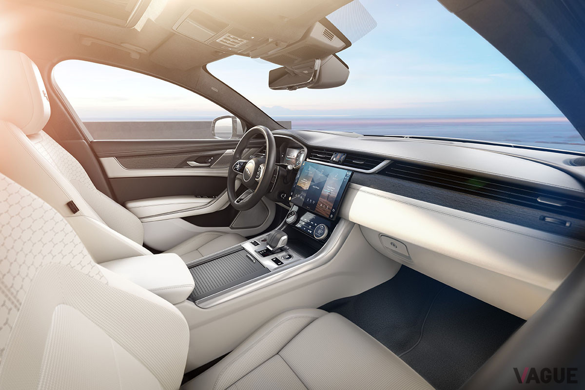 ジャガー2022年型「XF」のインテリア light oyster