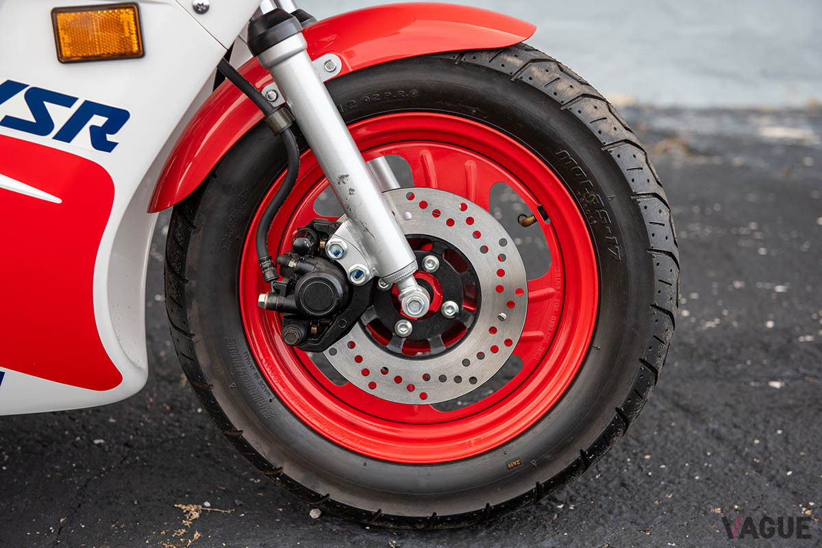 6325ドル（邦貨換算約70万円）で落札されたヤマハ「YSR50」（C）2021 Courtesy of RM Sotheby's