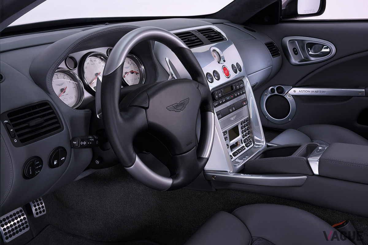 2001年発表当時のラグジュアリーでクールなコックピット