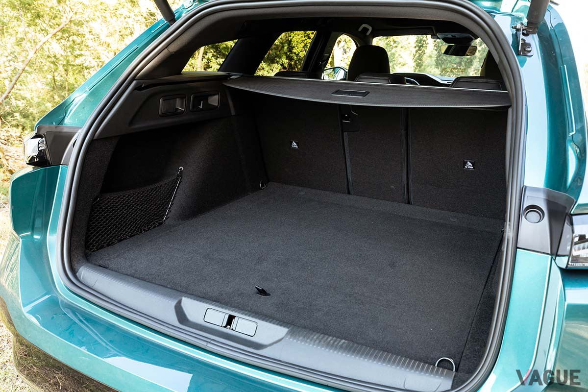 プジョー新型「308 SW（ハイブリッド225）」のラゲッジ