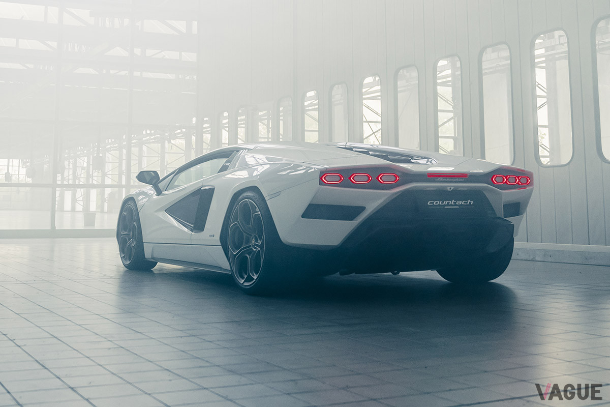 「カウンタックLPI800」は「カウンタック」誕生50周年の2021年にお披露目され、限定販売された