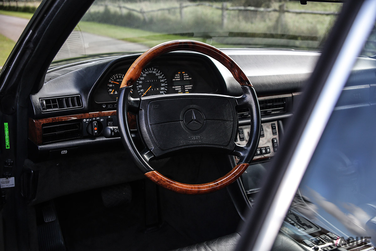 12万5000ポンド（邦貨換算約1900万円）で継続販売中の1990年式メルセデス・ベンツ「560SECケーニッヒ・スペシャルズ」（C）2021 Courtesy of RM Sotheby's