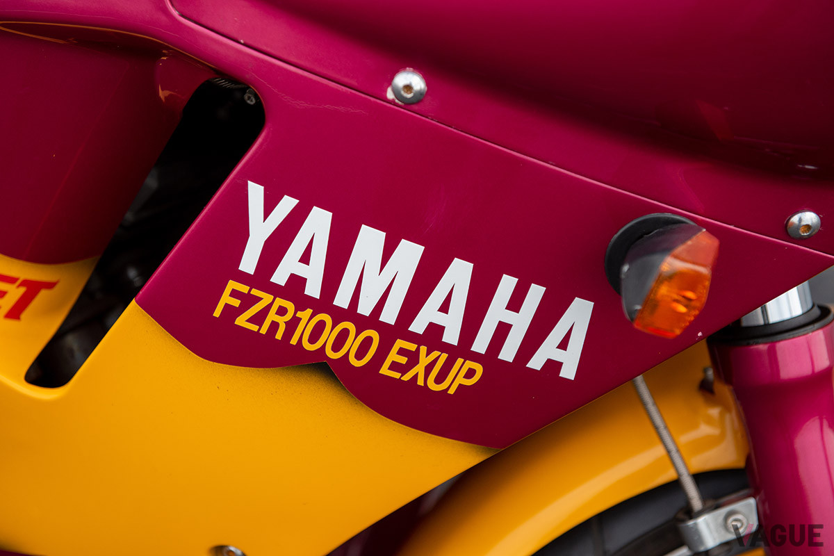4888ドル（邦貨換算約54万3000円）で落札されたヤマハ「FZR1000」（C）2021 Courtesy of RM Sotheby's