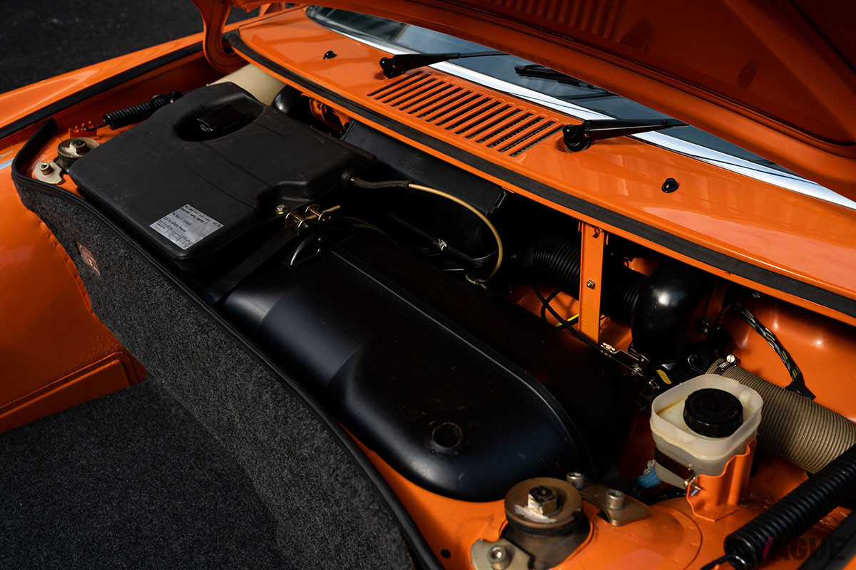 6万6000ドルで落札された1975年製ポルシェ「914 2.0」（C）2021 Courtesy of RM Sotheby's