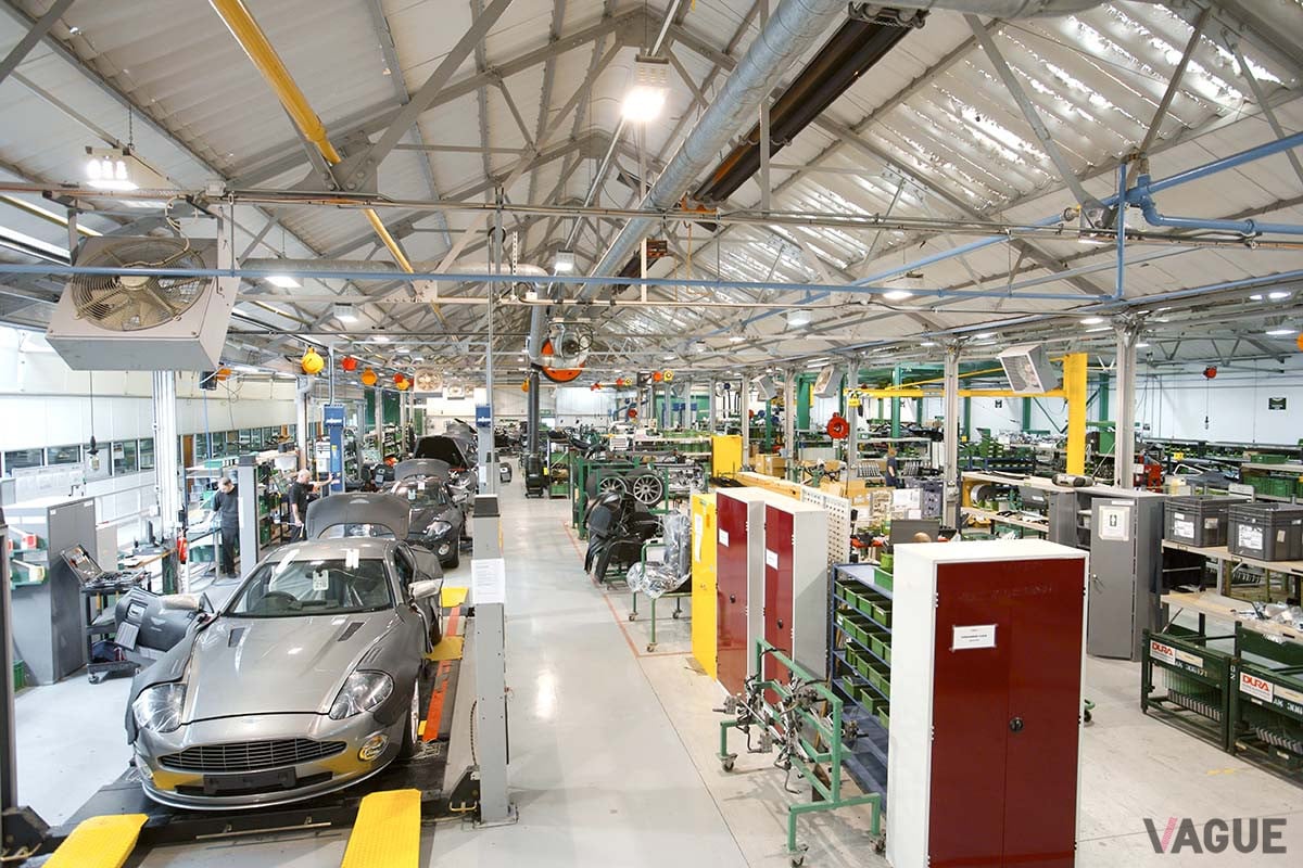 「V12ヴァンキッシュ」は、ニューポート・パグネル旧工場で生産された