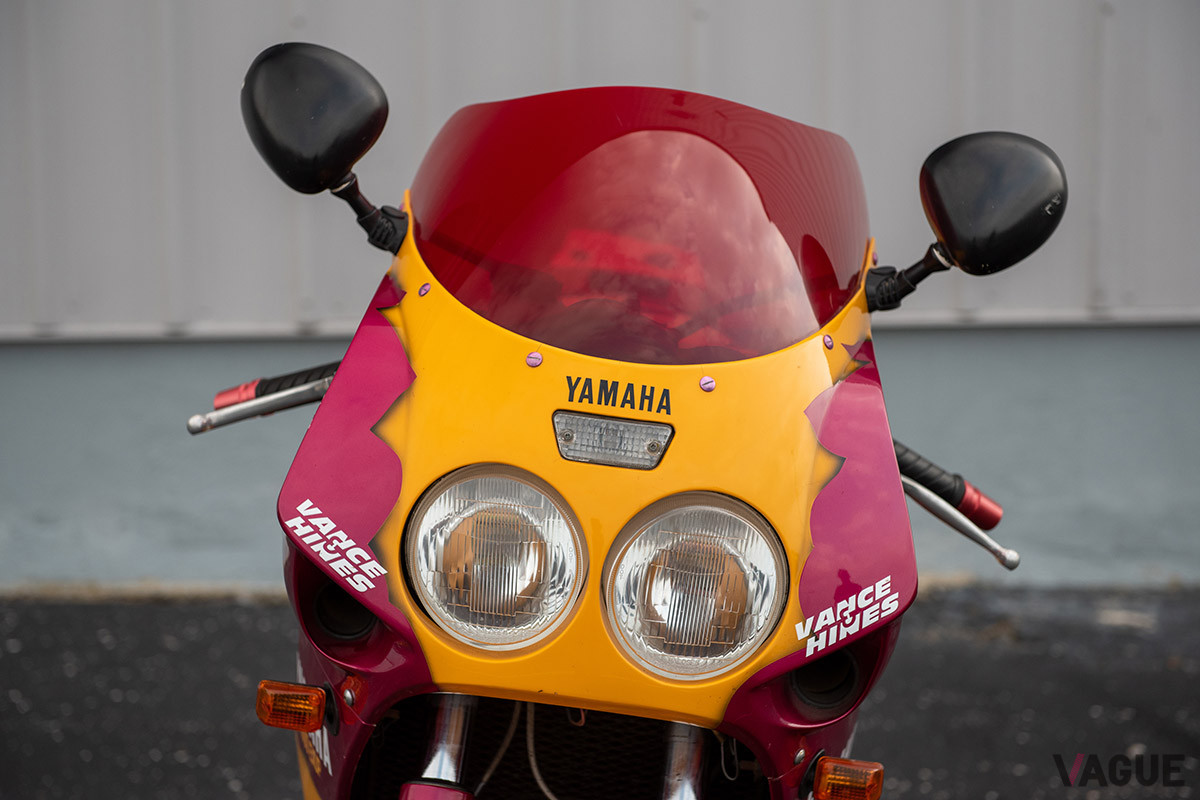 4888ドル（邦貨換算約54万3000円）で落札されたヤマハ「FZR1000」（C）2021 Courtesy of RM Sotheby's
