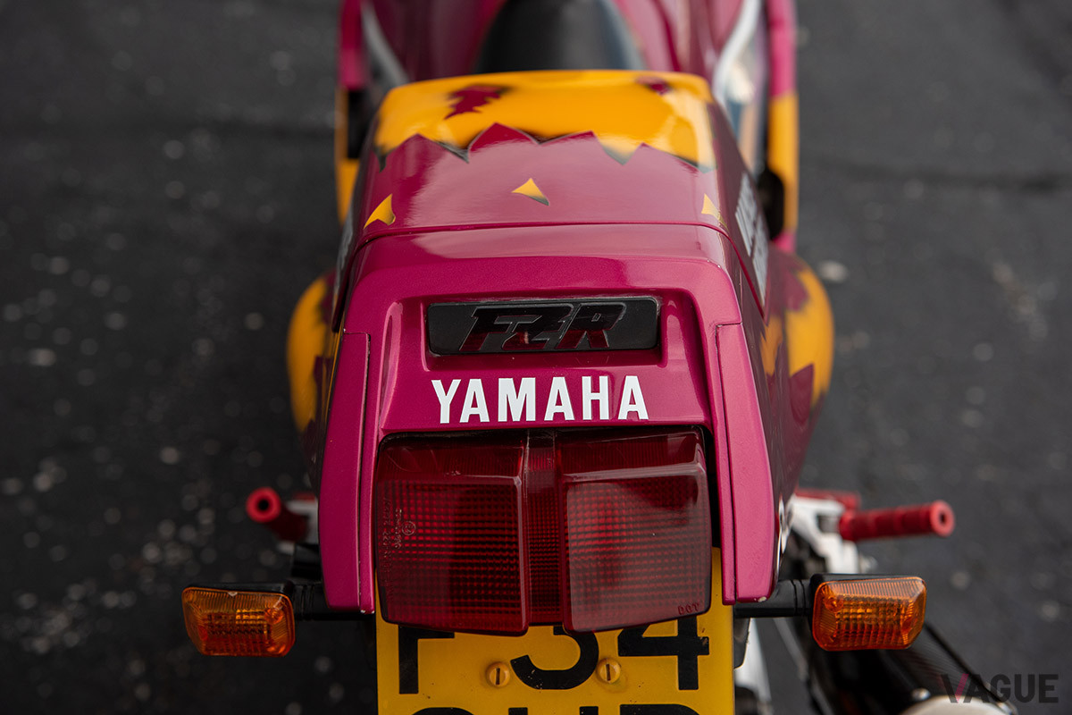 4888ドル（邦貨換算約54万3000円）で落札されたヤマハ「FZR1000」（C）2021 Courtesy of RM Sotheby's