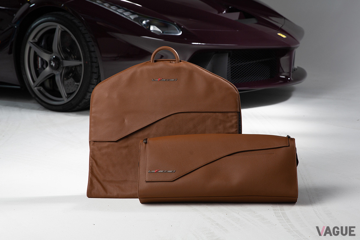 純正装備のバッグを含め整備手帳などすべてが揃っている（C）2021 Courtesy of RM Sotheby's