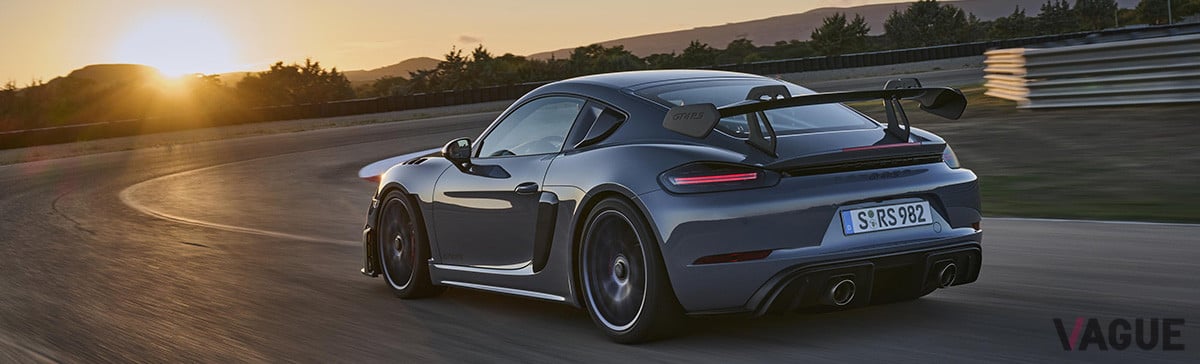1843万円！ 「911カレラ」よりも速くて高価な「718ケイマンGT4 RS」と
