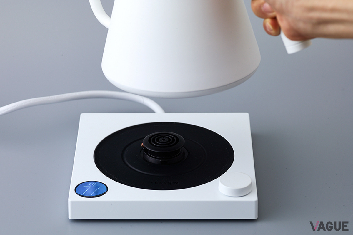 直感的に扱えるツマミと見やすい液晶ディスプレイで操作はとても簡単だ