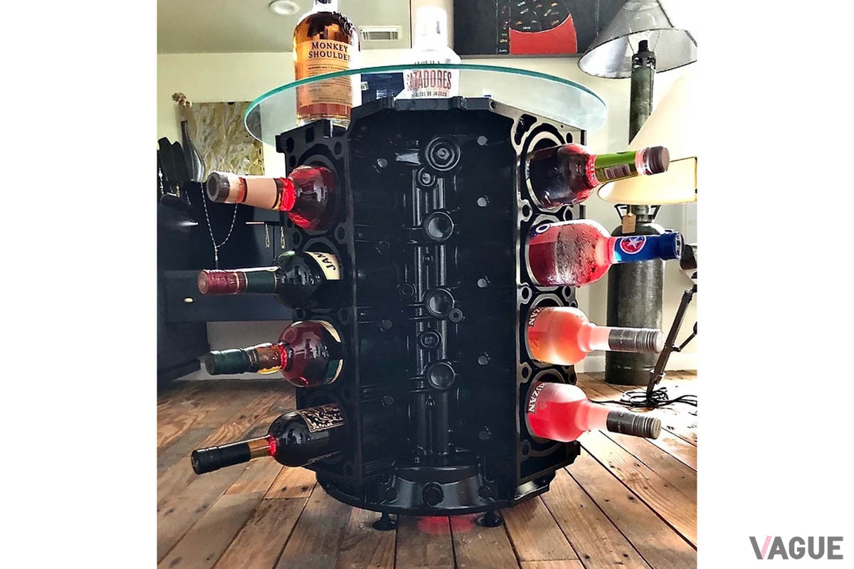 ワインボトルを収納できる、縦置きレイアウトのV8テーブルも作成されている（C）ALARIS INVENT