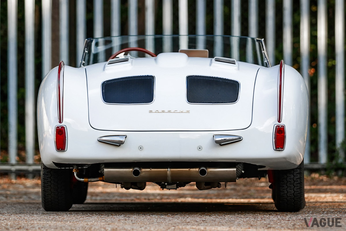 45万5000ポンド（邦貨換算約6975万円）落札されたポルシェ「356カレラ・ザガート・スピードスター“サンクション・ロスト”」（C）2021 Courtesy of RM Sotheby's