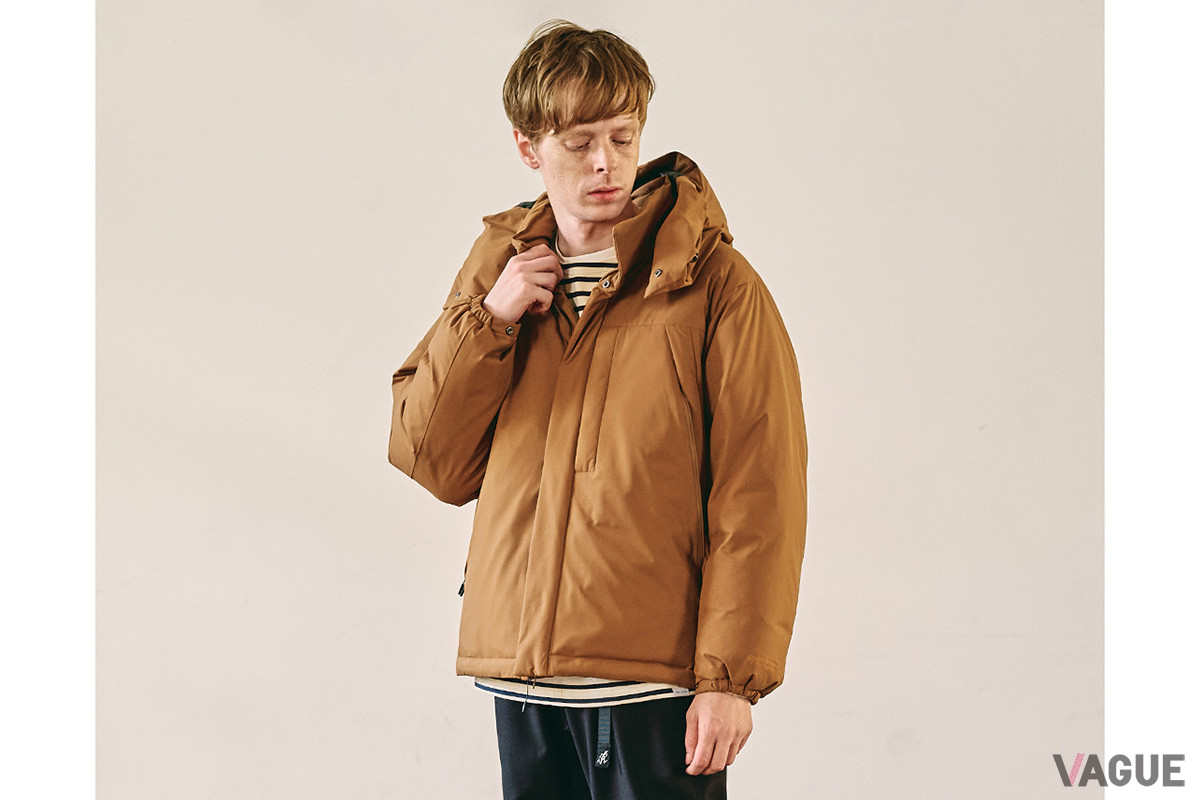 カラーは写真のオレンジに加え、トープとブラックの全3色をラインナップ