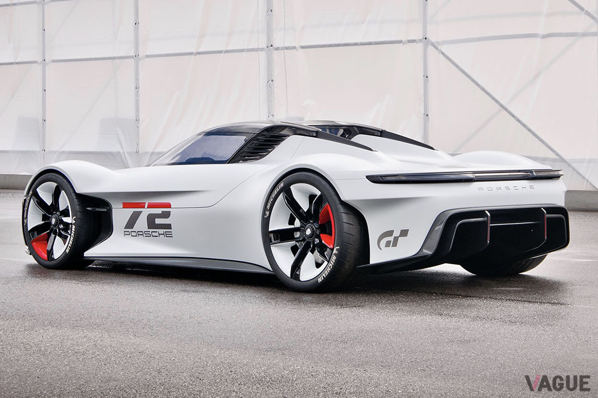 「カレラGT」、「918スパイダー」の系譜をも感じさせるリアビュー