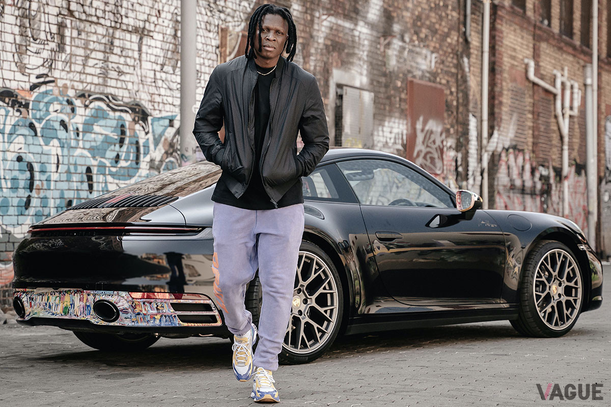 ネルソン・マカモ氏による992型911のアートカー。ペイント部分は筆を使い自らの手で描いている（C）Porsche