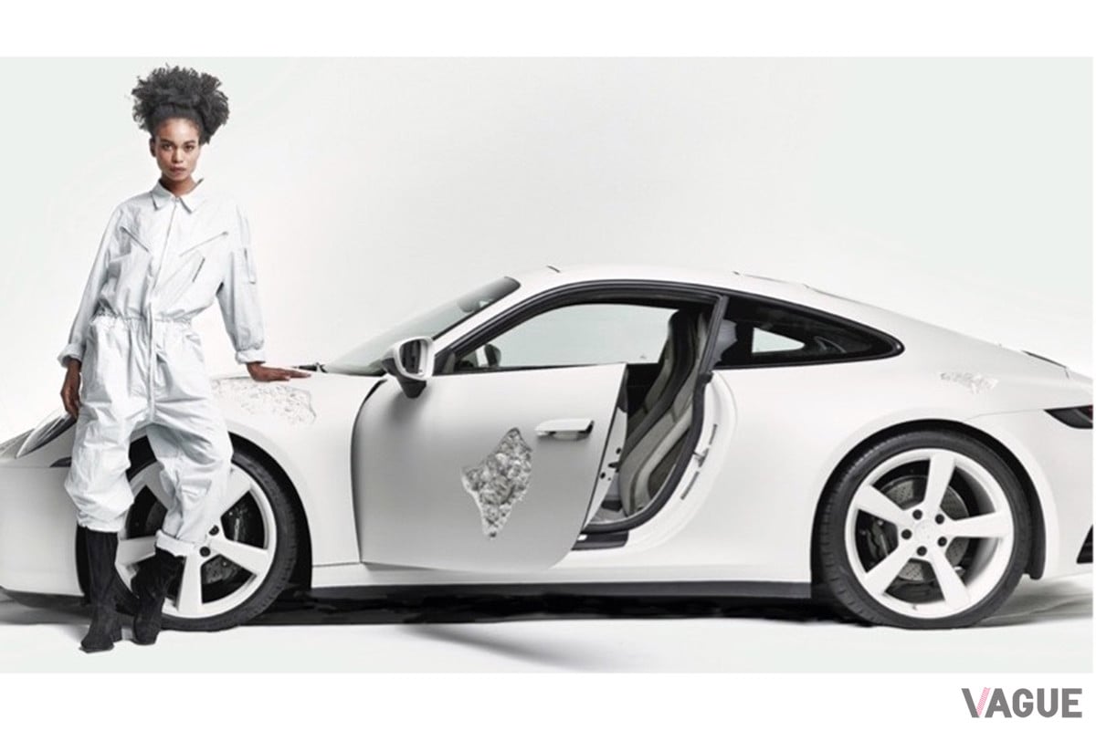 ダニエル・アーシャム氏の“侵食”。特徴的なデザインは、992型911のボディにクリスタルを埋め込むことで表現されている（C）Porsche
