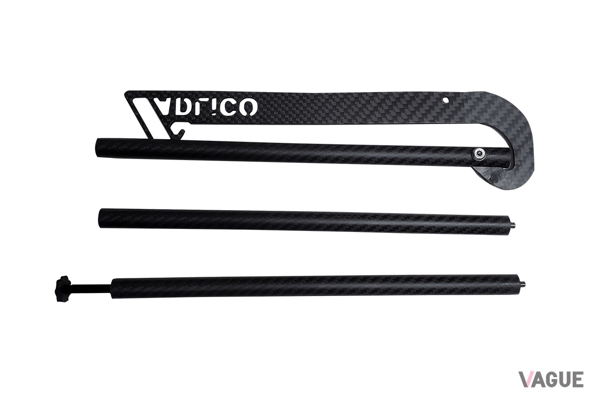 CETに取り付ければ何かと便利なランタンスタンド（2万円）。全長90cm