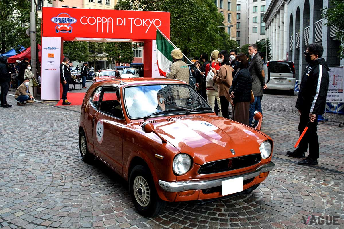 可愛らしい2気筒サウンドとともにスタートしてゆくホンダ「Z」