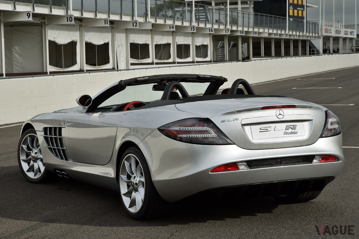 「SLRマクラーレン ロードスター」のルーフはソフトトップを採用