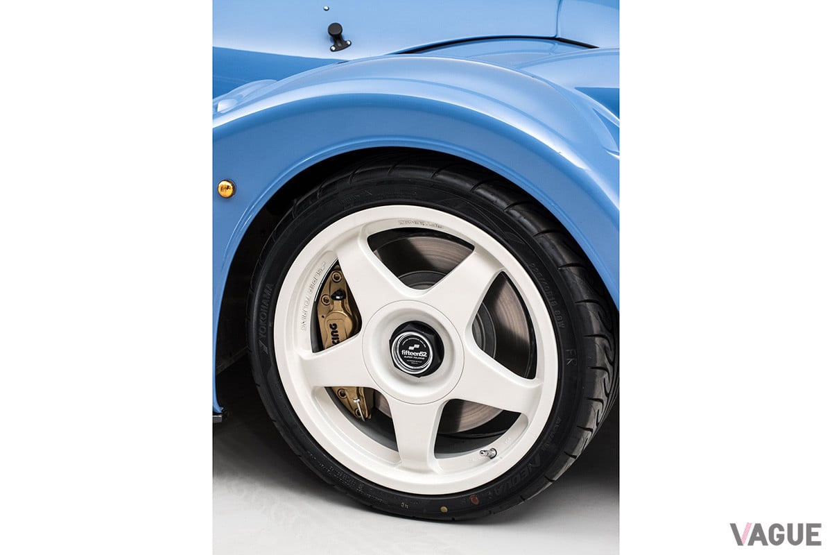 センターロックの5本スポークホイール