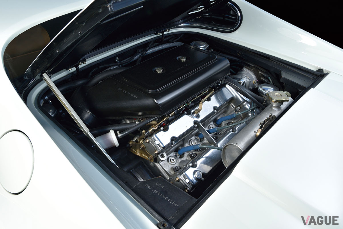 エンツォの長男がアイデアを出したといわれるV6は、69年モデルまでが1987cc、それ以降は2418ccとなる。出力はそれぞれ、185ps、195ps