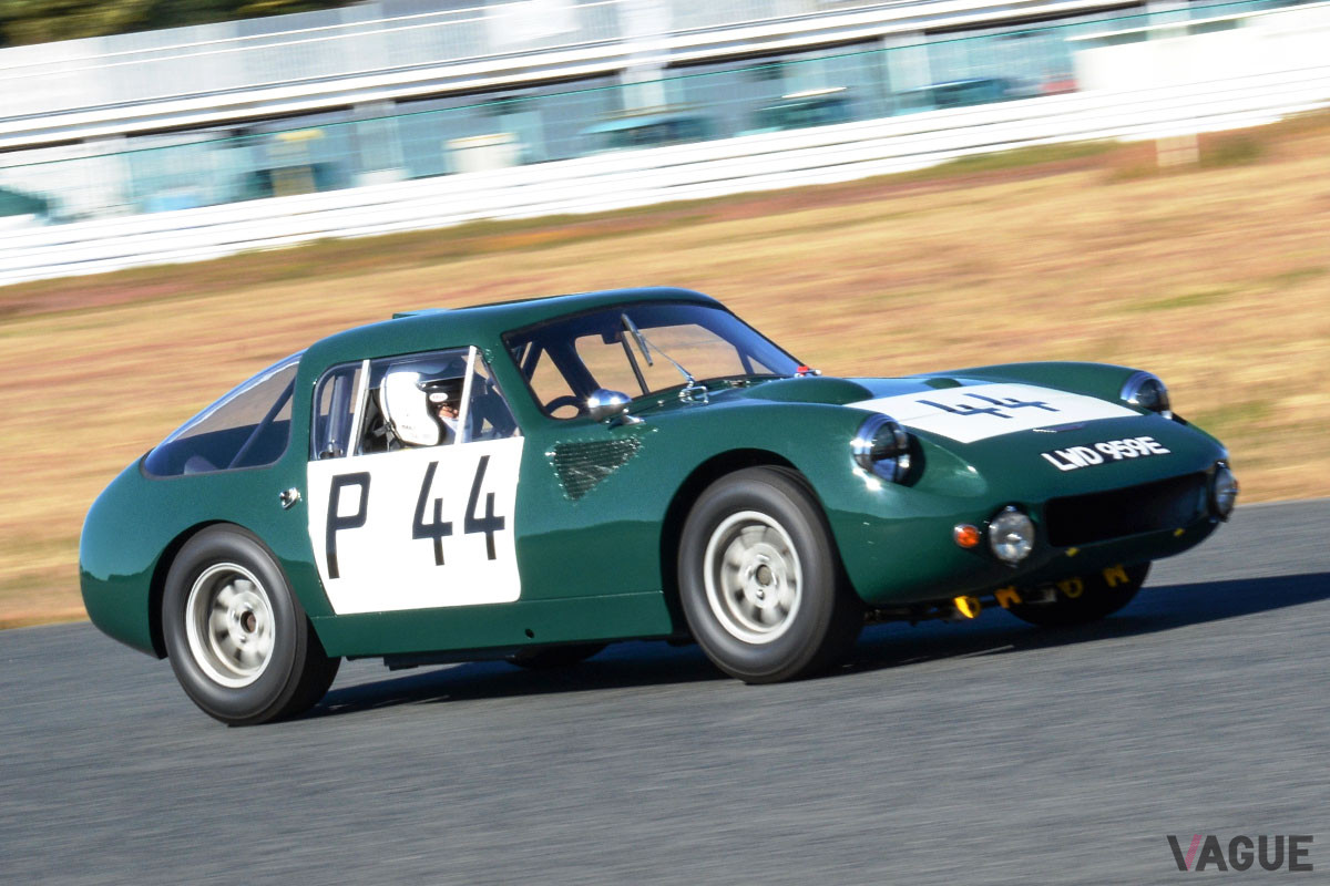 1967年のタルガ・フローリオに参戦したのち、翌年のセブリングでクラス優勝したワークスカー、オースティンヒーリーTFR5も出走