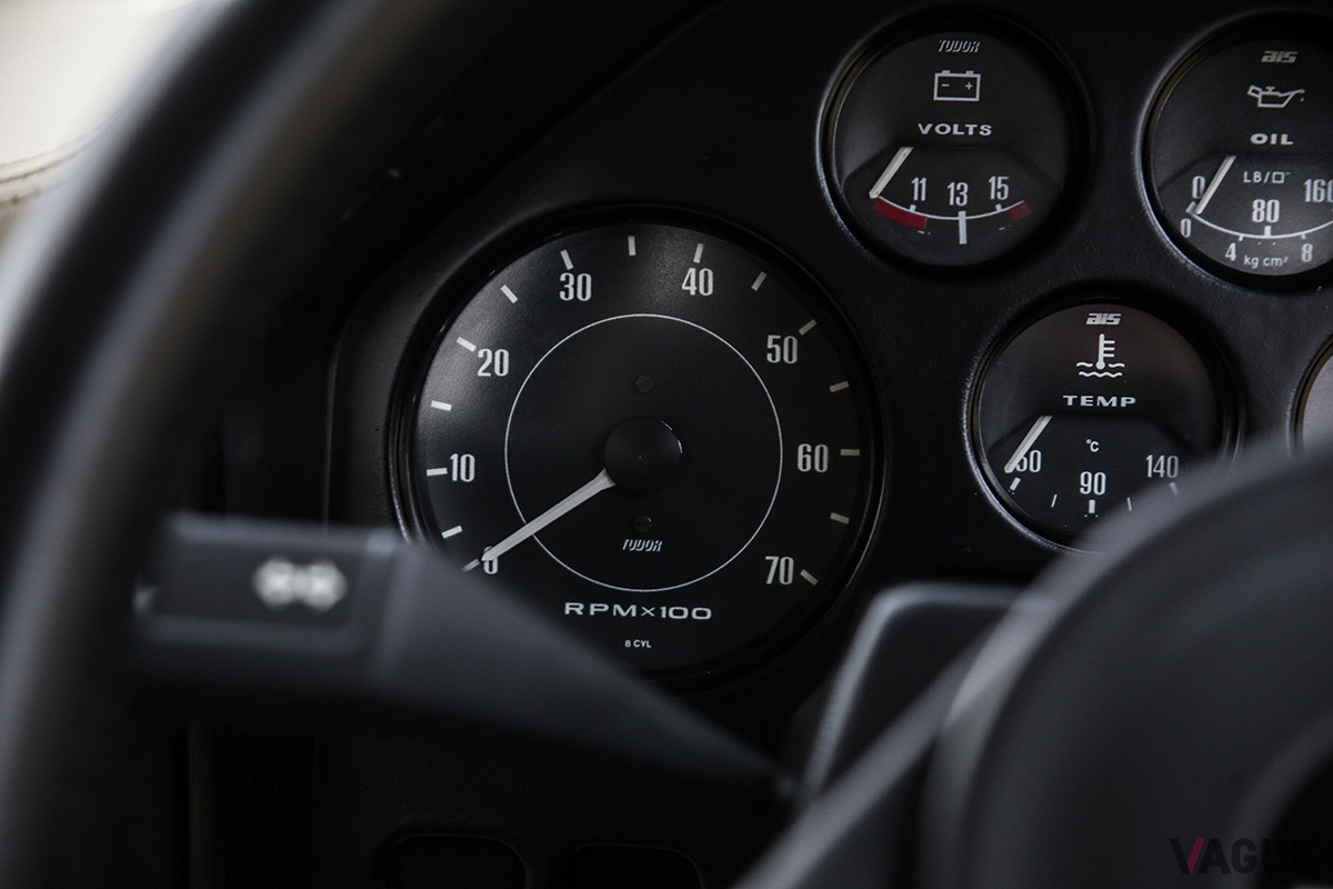 31万5000ポンド（邦貨換算約4740万円）で継続販売されているアストンマーティン「V8ヴァンテージ・ザガート」（C）2021 Courtesy of RM Sotheby's