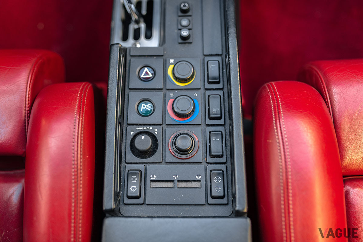 28万6250ユーロ（約3700万円）で落札された1986年型フェラーリ「テスタロッサ」（C）2021 Courtesy of RM Sotheby's