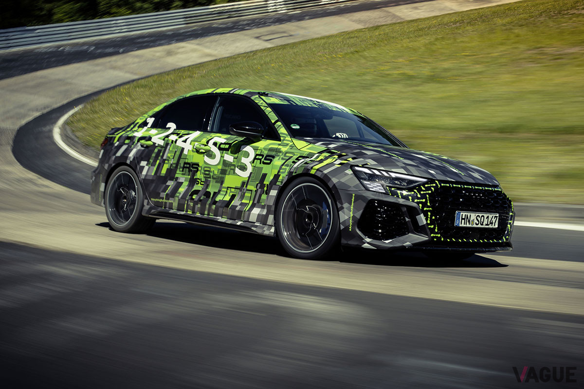 「RS3」は、ニュルブルクリンク北コースで、コンパクトクラス最速となる7分40秒748というラップタイムを記録