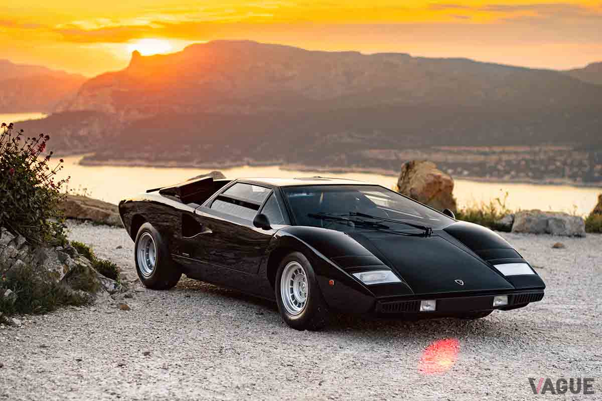 90万5000ユーロ（邦貨換算約1億1580万円）で落札されたランボルギーニ「カウンタックLP400」（C）2021 Courtesy of RM Sotheby's