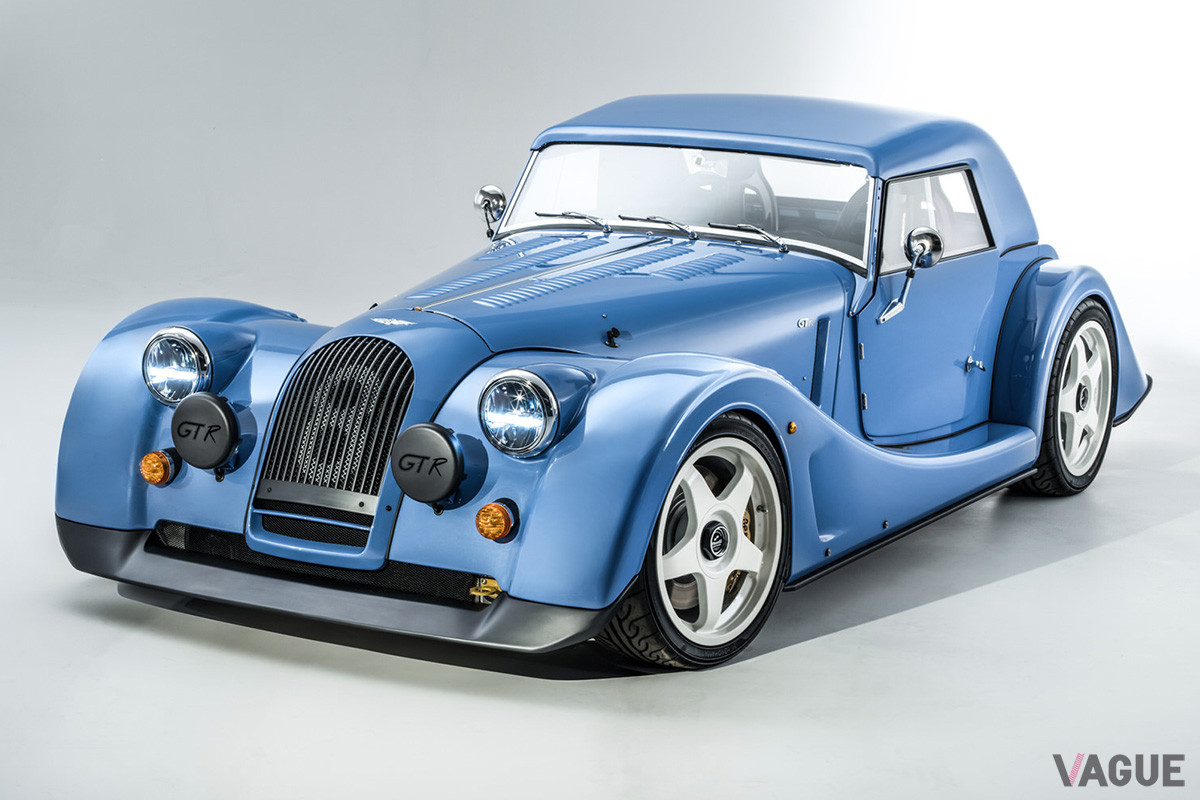 モーガン「プラス8GTR」には、幌ではなくルーフが取り付けられる