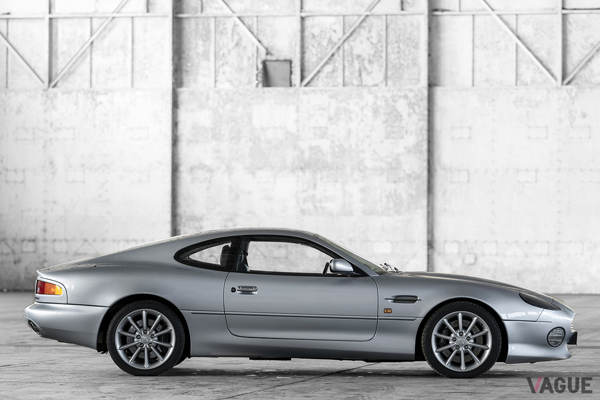 1999年のジュネーブモーターショーでデビューした「DB7 V12ヴァンテージ」