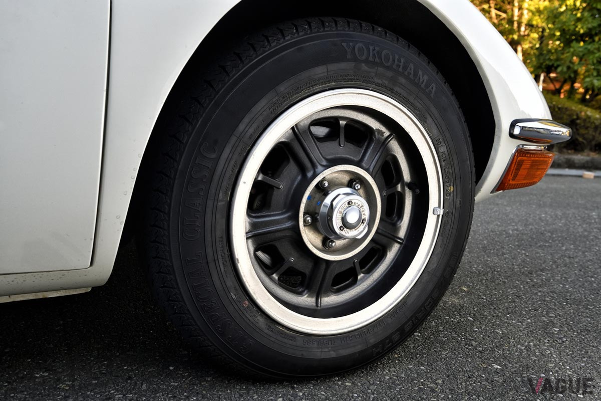 トヨタ車としては初となる4輪ディスクブレーキを採用