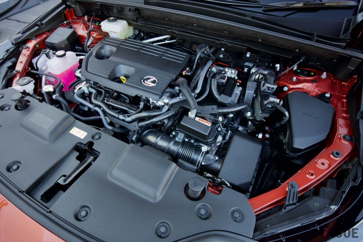 「NX350h」は2487cc直列4気筒エンジンにハイブリッドシステムが組み合わされる