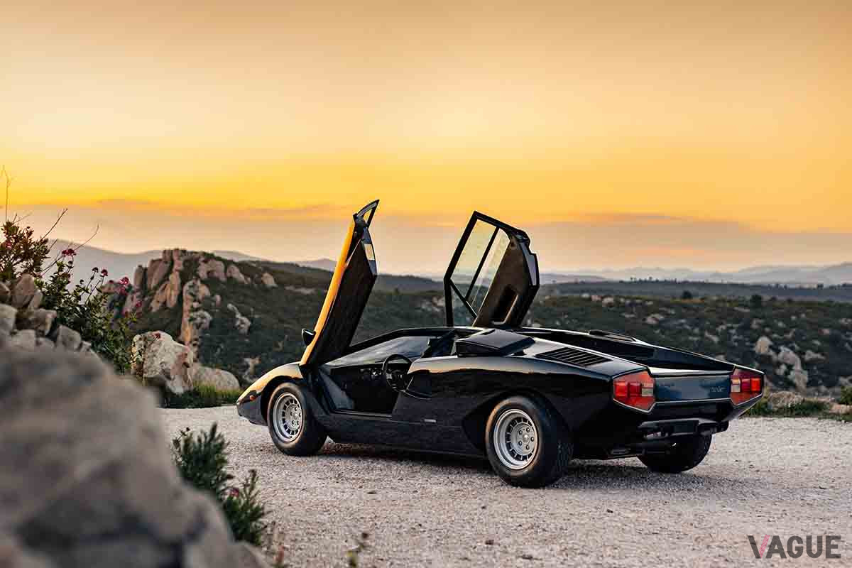 90万5000ユーロ（邦貨換算約1億1580万円）で落札されたランボルギーニ「カウンタックLP400」（C）2021 Courtesy of RM Sotheby's