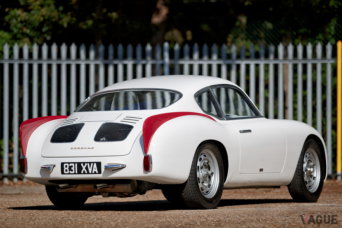 42万6875ポンド（邦貨換算約6544万円）で落札されたポルシェ「356カレラ・ザガート・クーペ“サンクション・ロスト”」（C）2021 Courtesy of RM Sotheby's