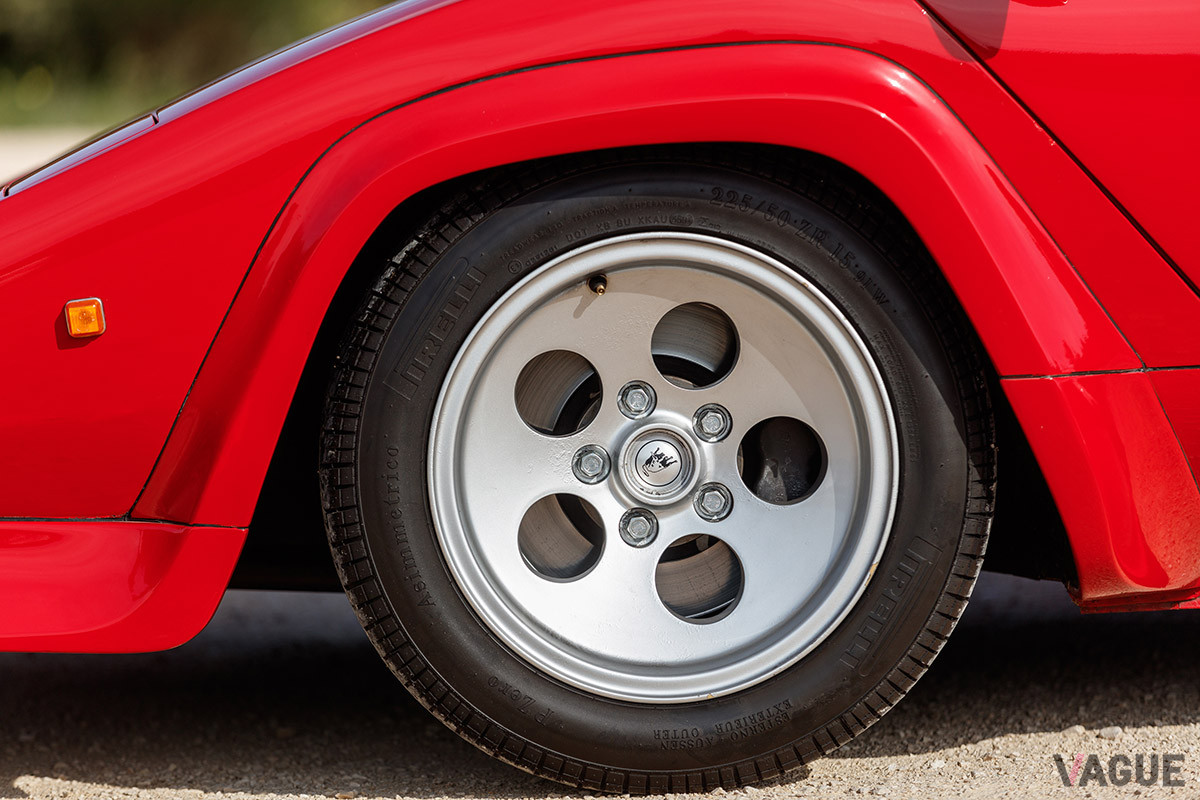 43万2500ユーロ（邦貨換算約5550万円）で落札されたランボルギーニ「カウンタックLP400S」（C）2021 Courtesy of RM Sotheby's